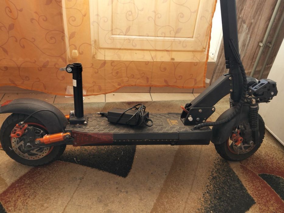 Продам самокат срочно