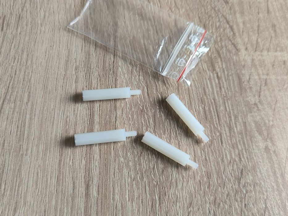 Skylight Pro RH RV nóżki stopki NOWE 4szt