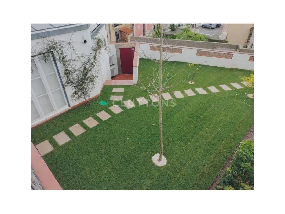 Moradia T4 para arrendar, amigos ou familia, nova, com jardim e gar...