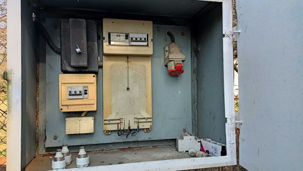 Skrzynka energetyczna - po budowie.