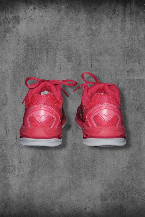 Damskie buty halowe siatkarskie Mizuno Wave Bolt 7 r. 37