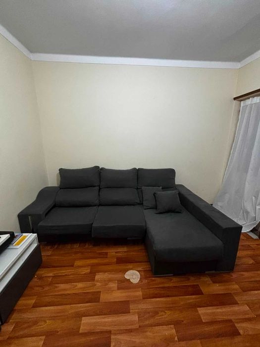 Sofá 2 lugares + chaise longue + baú