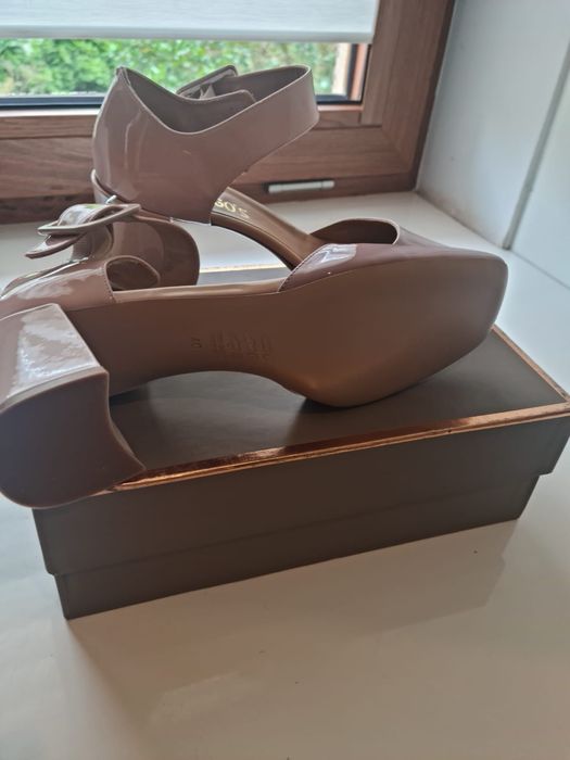 Nowe czółenka Hegos Milano r.40