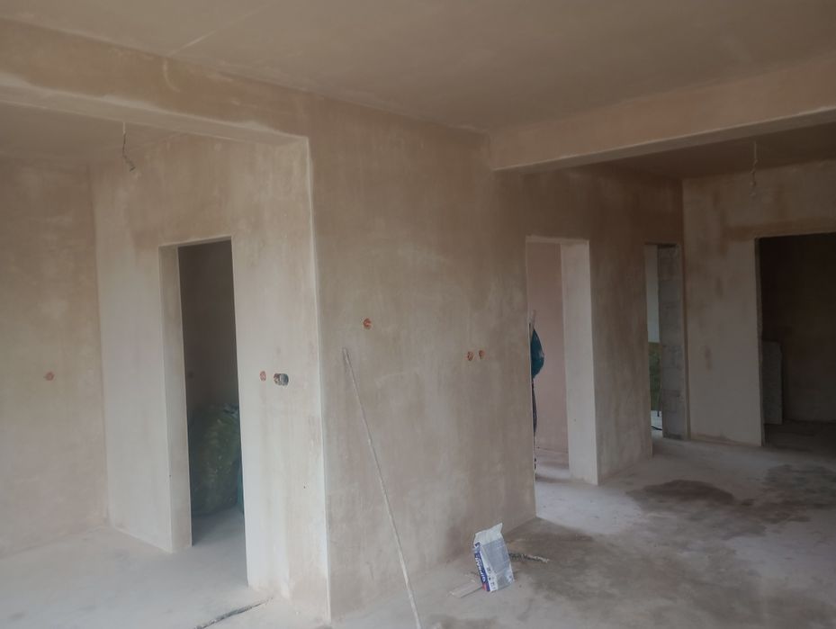 Tynki maszynowe gipsowe i cementowo wapienne