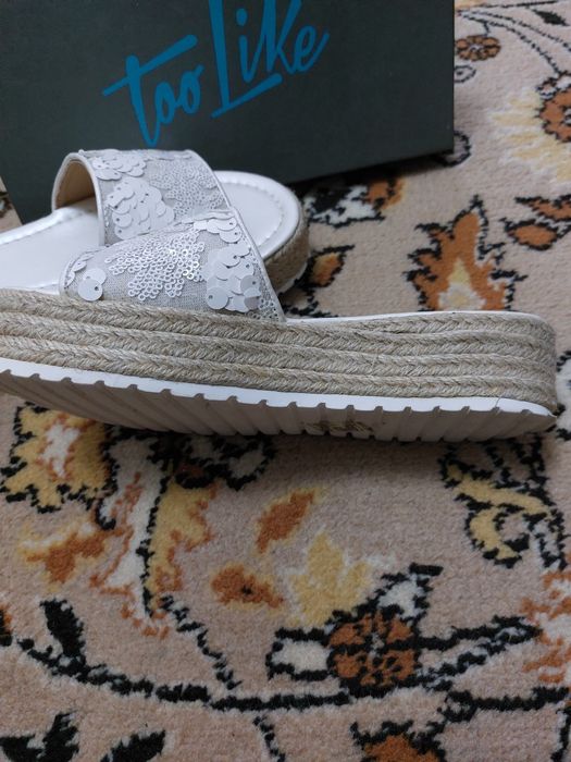 Взуття, шльопки,,сандалі