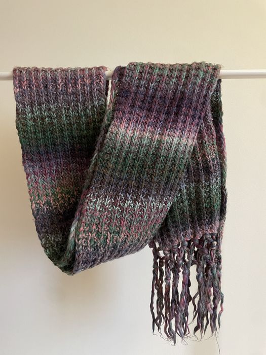 Cachecol roxo e verde