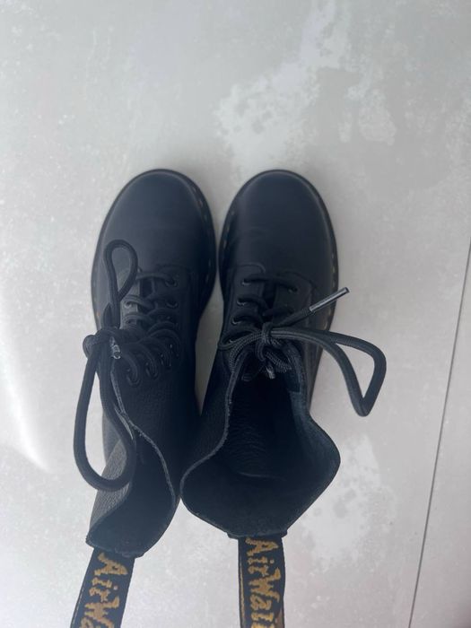Оригінальні чобітки Dr. Martens