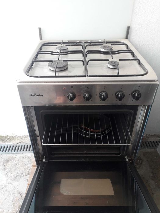 Fogao "Meireles" em bom estado