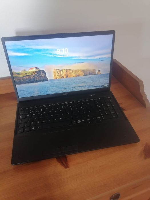 Portatil Fujitsu A3511 - SSD 256GB, RAM 16GB, 11th Gen