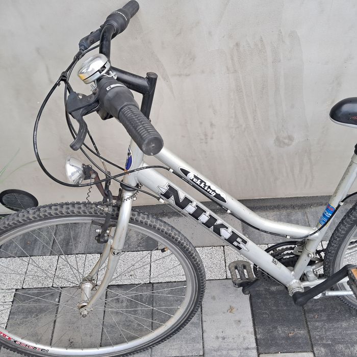 Rower trekingowy Nike 28"