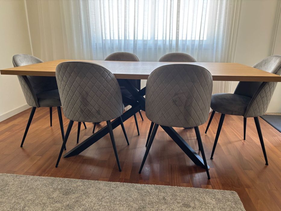 Mesa de jantar + 6 cadeiras