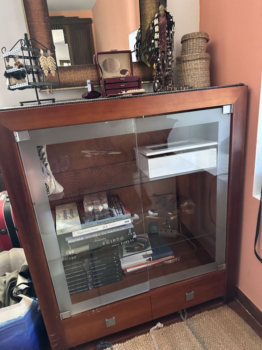 Vendo Movel Madeira envidraçado