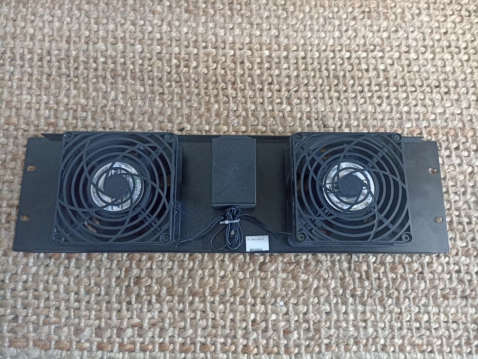 Panel wentylatorów do szafy rack