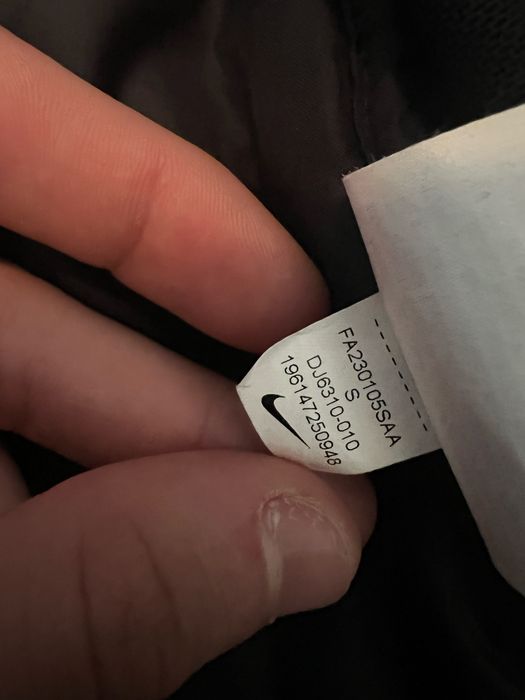 Продам оригінальну куртку nike