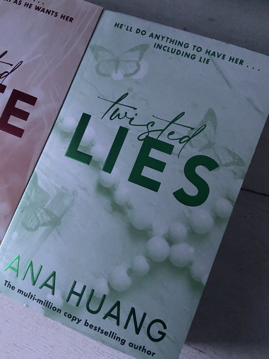 Twisted Series || Ana Huang