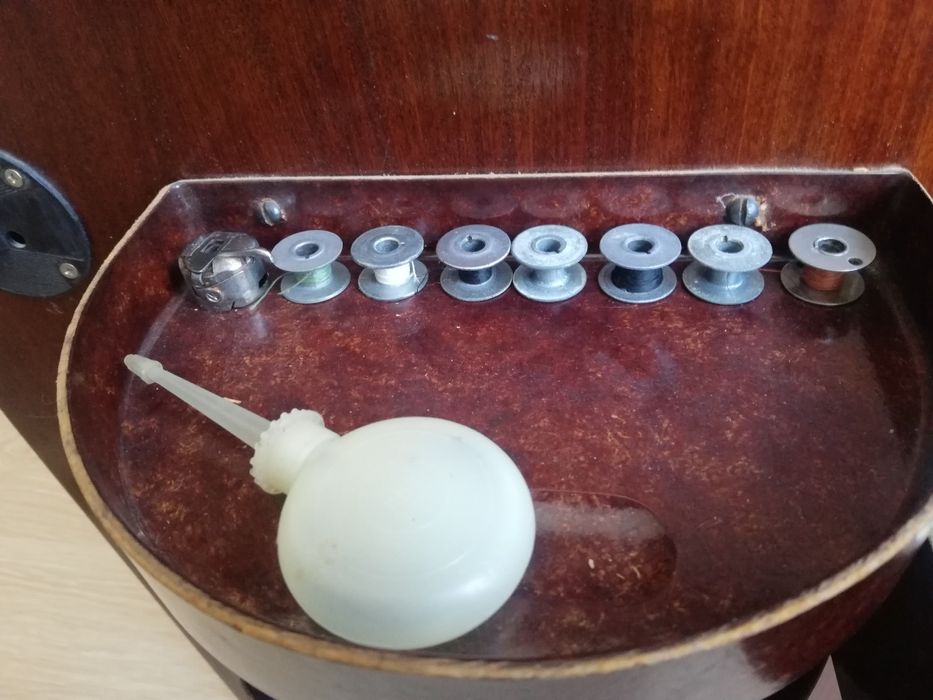 Швейна машинка Чайка-3, ножна