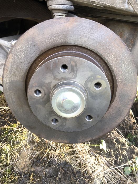 Сценік 3 ступиці , гальмівний  диск