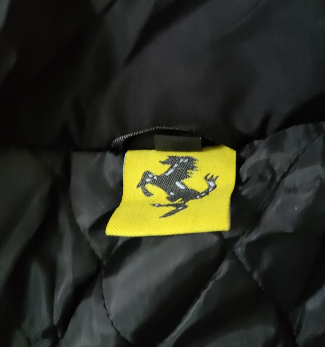 Kurtka Ferrari F1 czarno-biało-czerwona L nowa