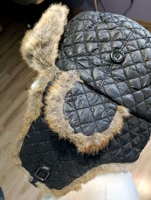 Czarna Czapka Zimowa Uszatka Pilotka Ze Sztucznym Futrem Barts