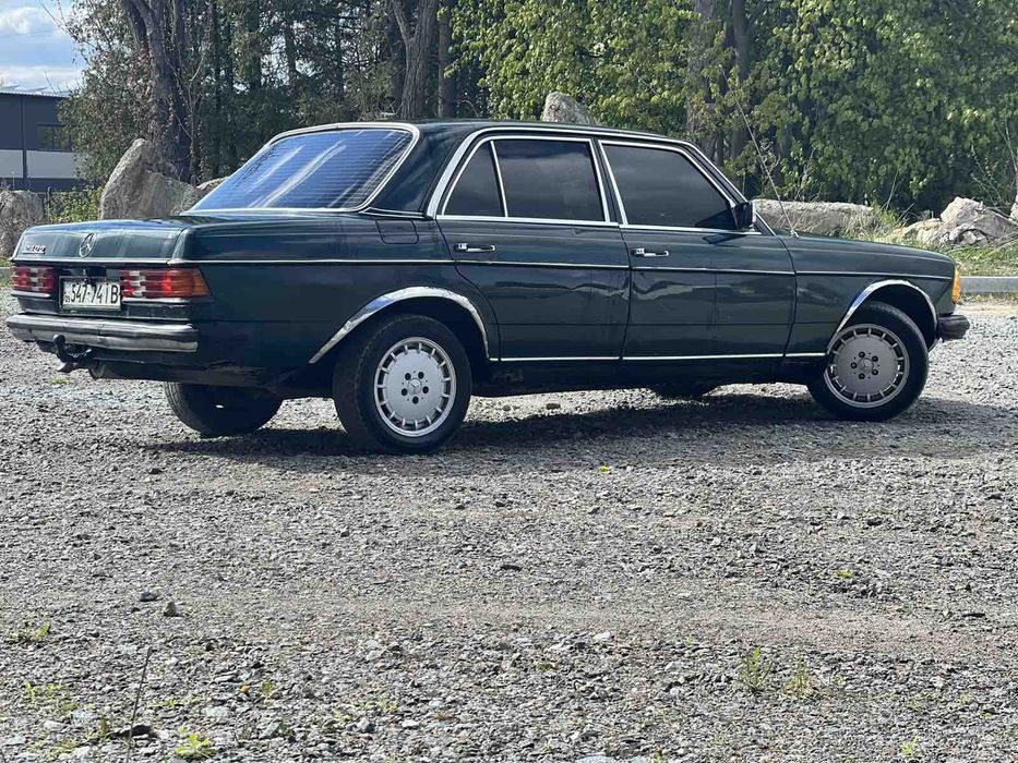 Продаж мерседес 123 автомат.Обмін ціна 2000