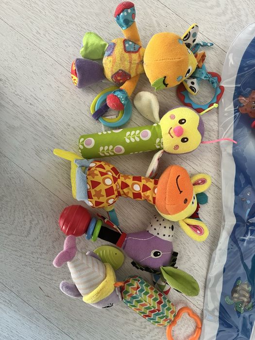 Величезний лот іграшок для найменших / немовлят