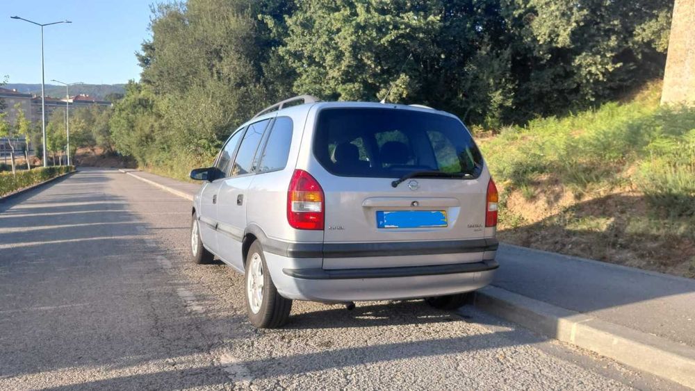 Opel Zafira 2.0 di c/ 7 lugares Nacional