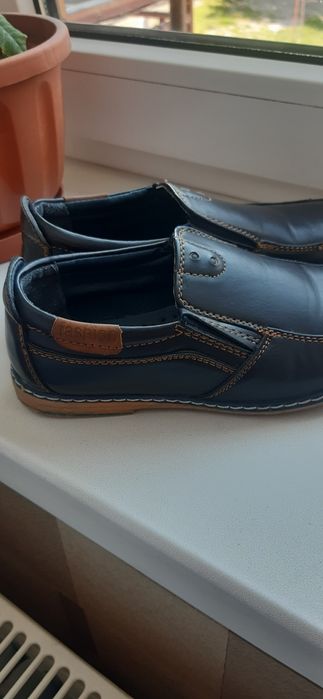 Мешта, туфлі, мокасини