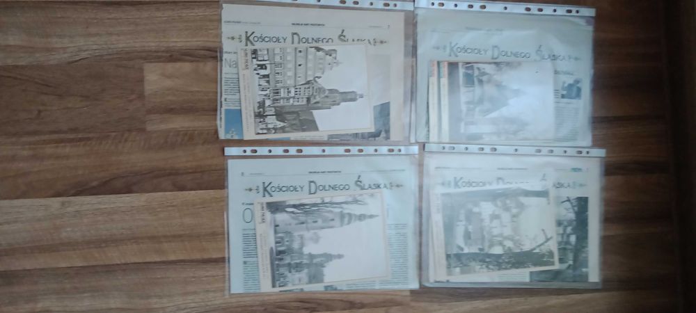 Kolekcja kart pocztowych Słowa Polskiego z 2003 r