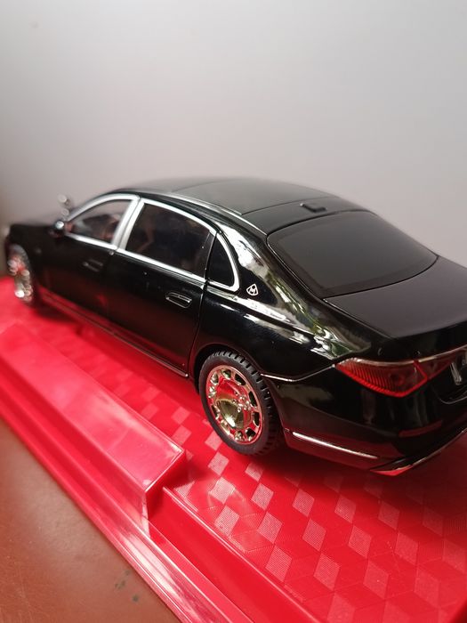 Модель Mercedes -Maybach S-Klasse (S 680) 1/24