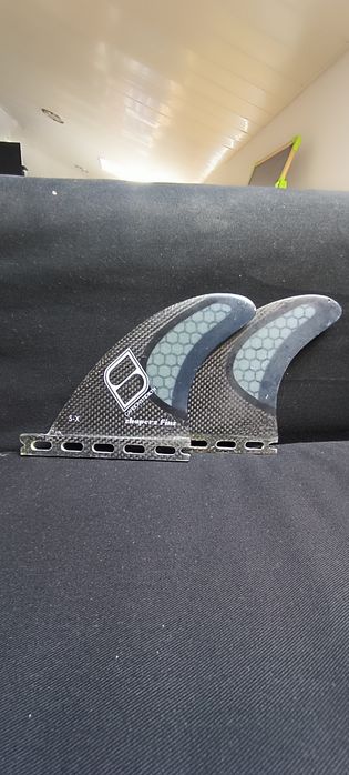Quilhas Traseiras Shapers Fins S-X Carbon Stealth (Quad Rears – Encaixe Futures)