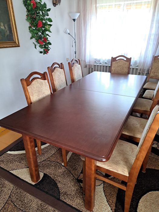 Sprzedam stół z krzesłami