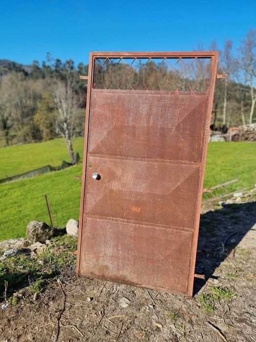Porta em Ferro (200cm x 100cm)