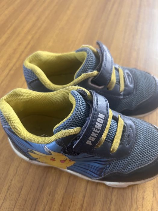 Кросівки сині пікачу