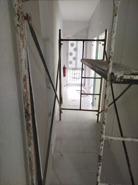 Armazém para alugar na Amadora/Brandoa. com 8m2, 10m2 e 20m2.  Com água e energia incluída.  Guardar ferramentas, móveis, trabalhos.  Apartir de 350€