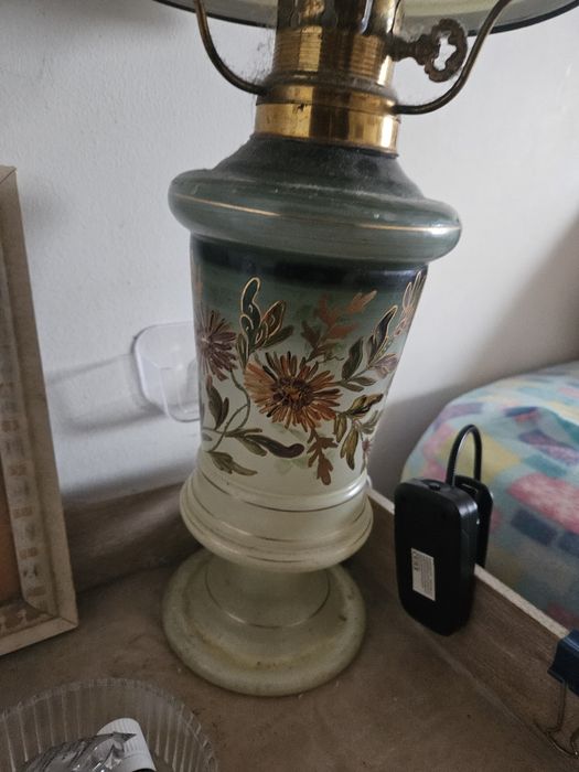 Candeeiro de mesa pintado à mão