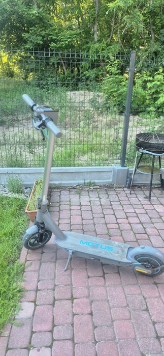Hujalonga Elektryczna Motus Scooty 10Plus