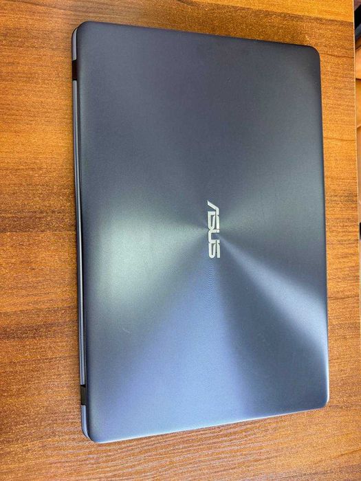 ASUS VivoBook 17 X705u