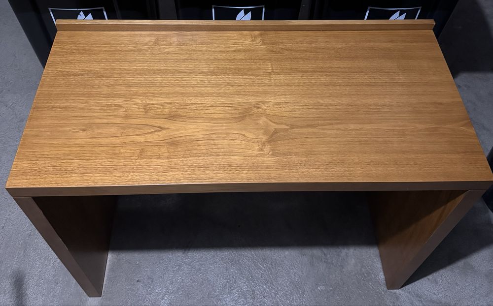 Secretária em madeira como nova