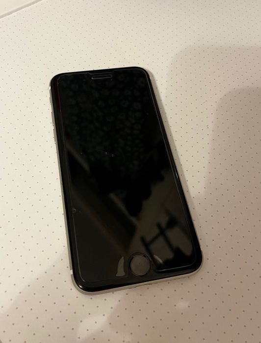 Używany iPhone SE2020. Stan idealny