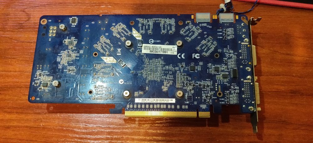 Gráfica ASUS En9800GT