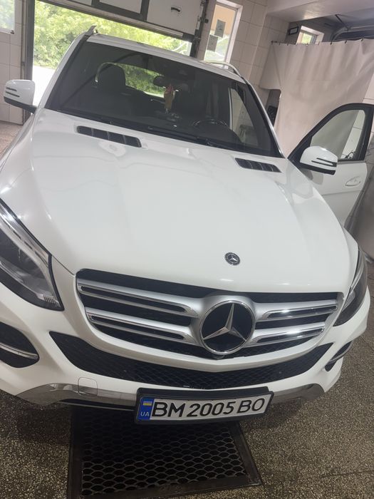 Автомобіль Mercedes GLE 250