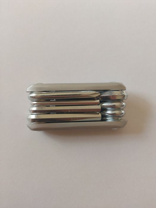 Narzędzie wielofunkcyjne 8w1 rowerowe Multitool imbusy torx śrubokręt