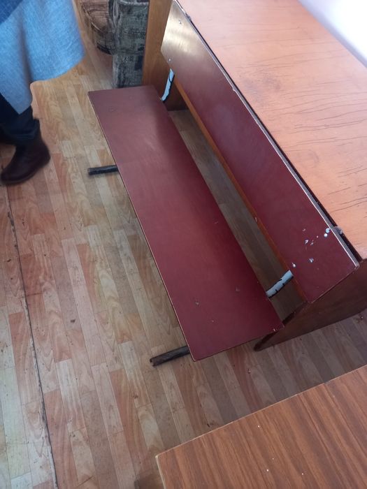 Продам     лавку та столи