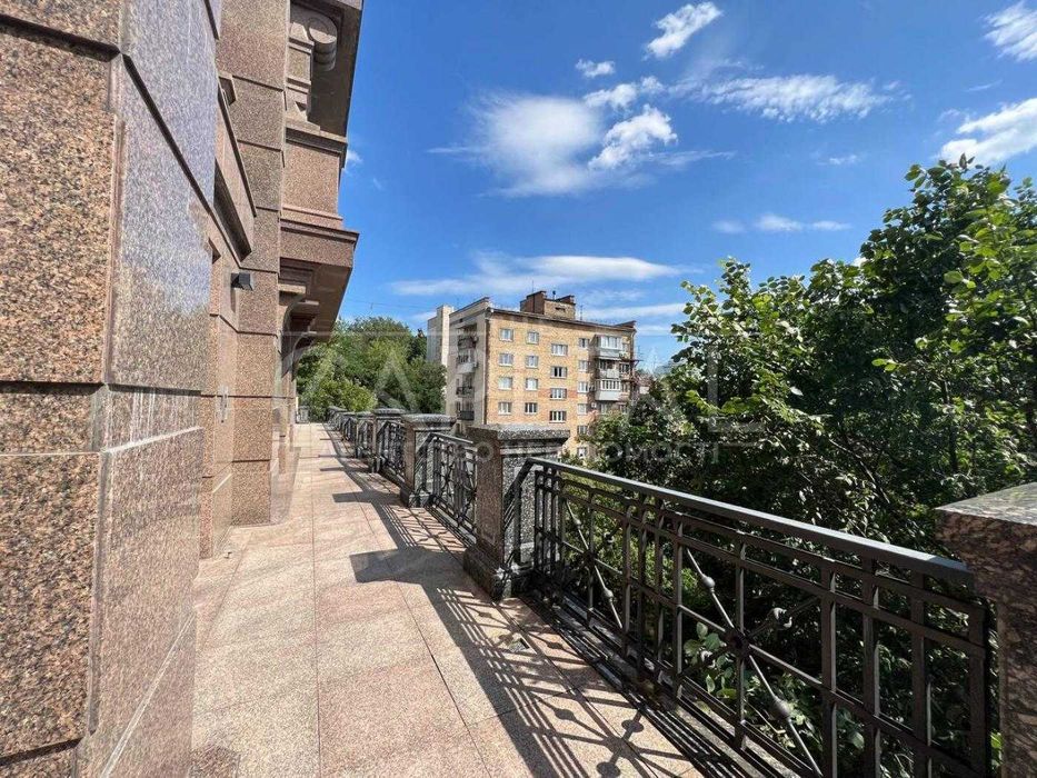 Продаж квартири, вул. Франка Івана, ЖК Ambassador House, Центр