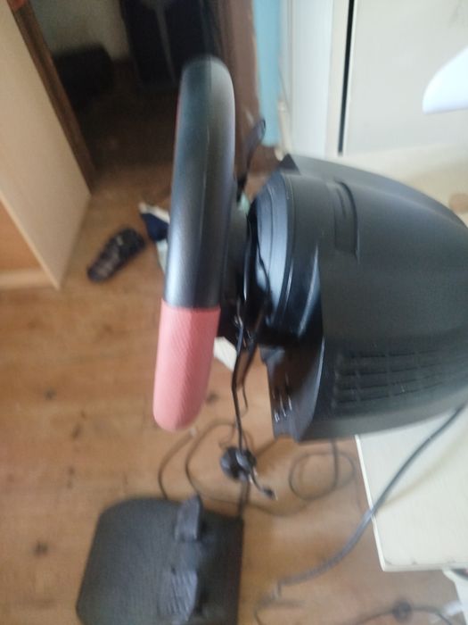 Volante thurustmaster t150