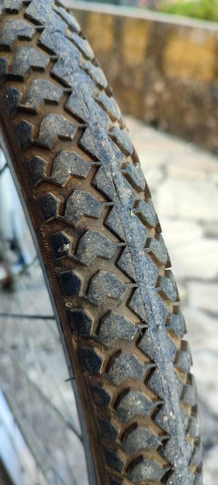 Bicicleta elétrica avariada, completa ou à peça. Com carregador e baterias.