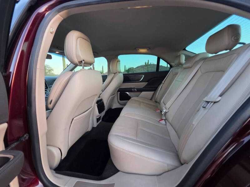 2019 Lincoln Continental Select
