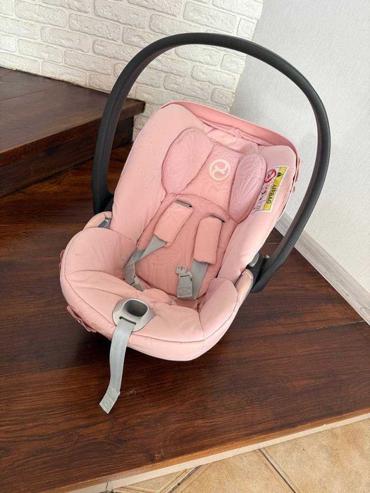 Продам автокресло cybex розовое