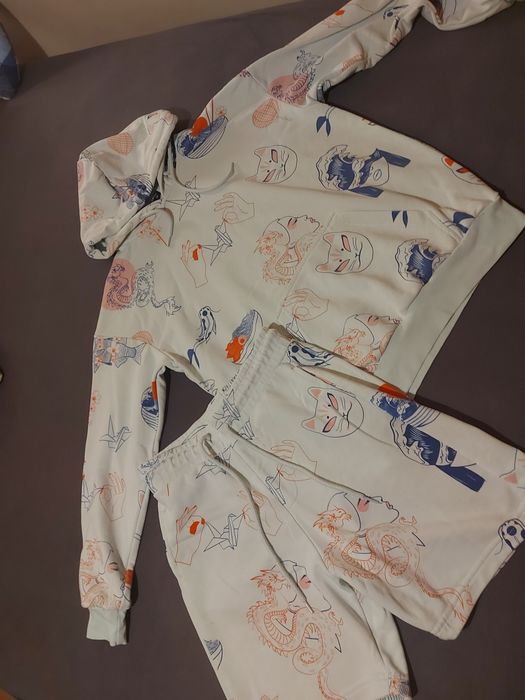 Zestaw bluza i spodenki Cropp XS