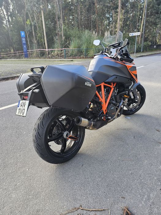 Ktm 1290 super duke gt - uma excelente prenda de natal